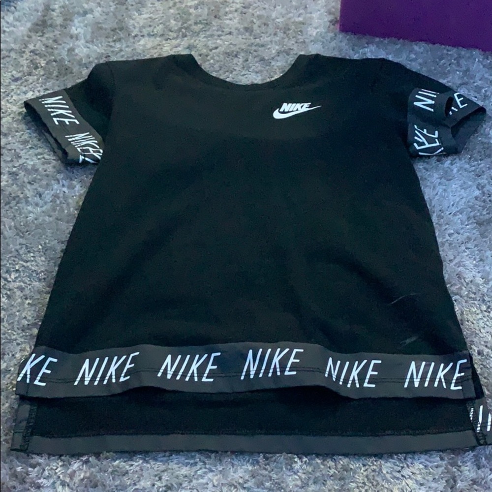 Black nike shirt